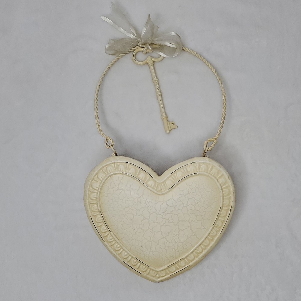 Cream Heart Metal Wall Pocket with Decorative Key Faux Plant Holder Wall Decor